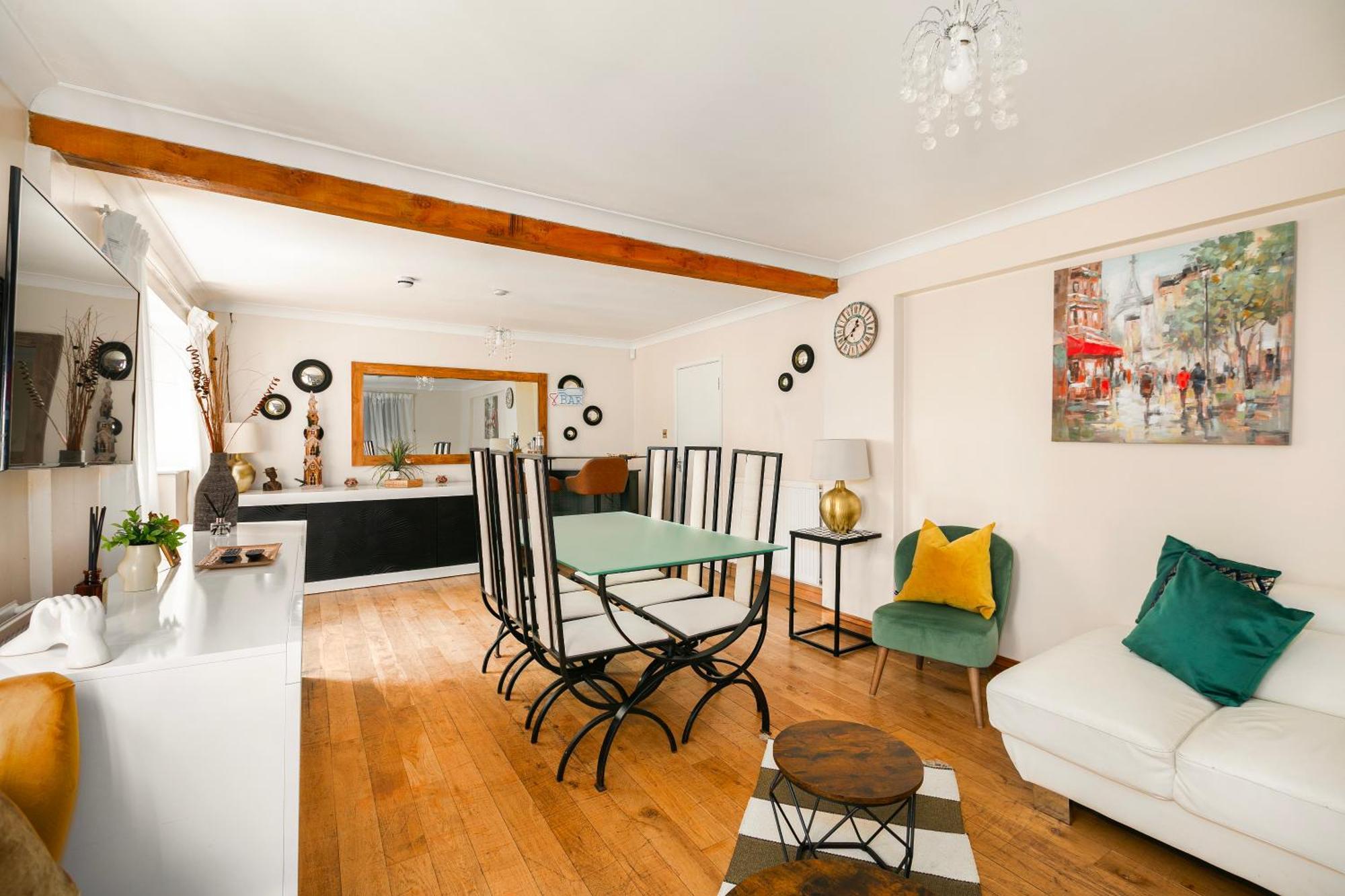 בריי Rural Lodge Stay In Windsor! Hot Tub! Sleeps 20 מראה חיצוני תמונה