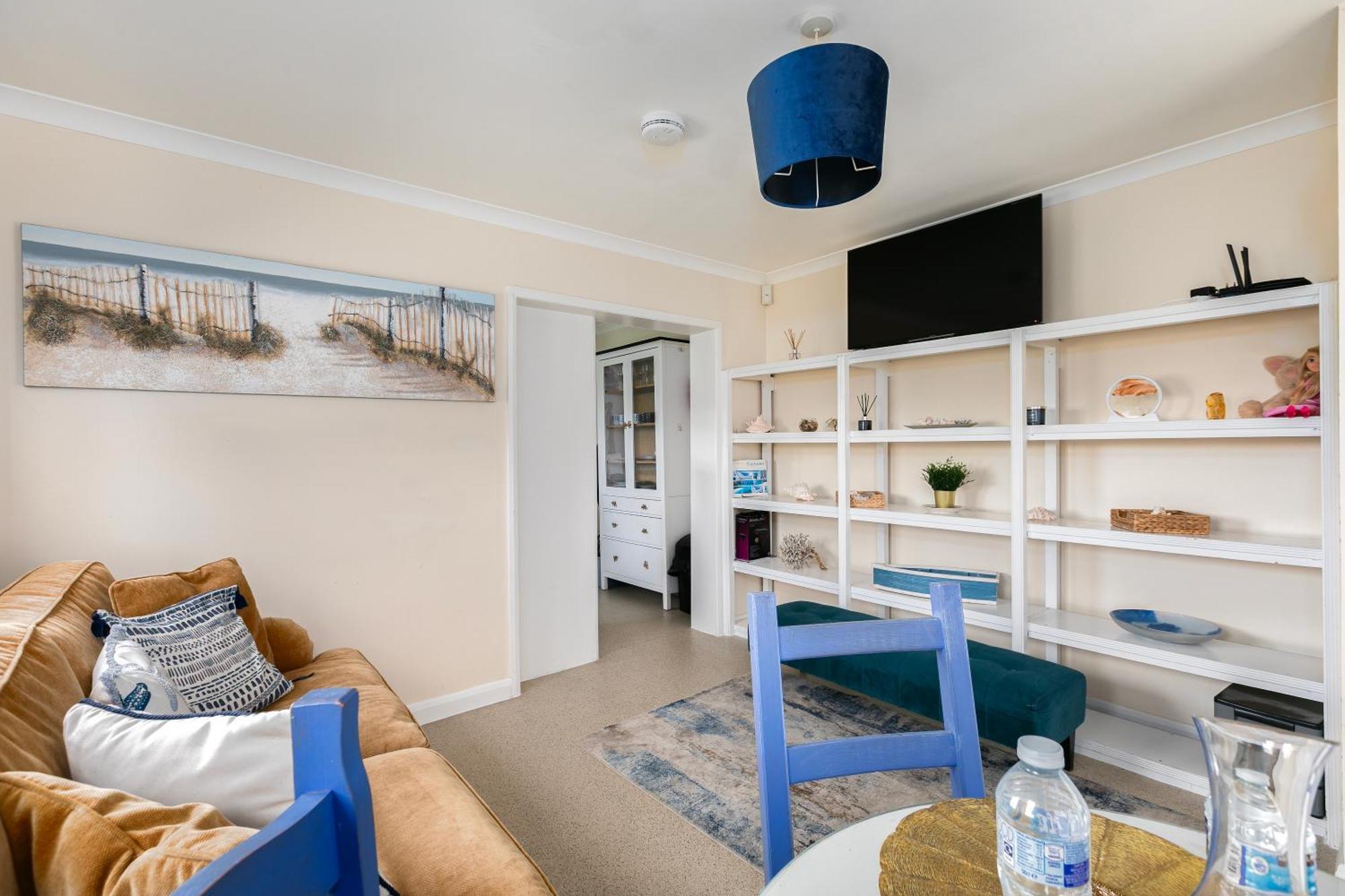 בריי Rural Lodge Stay In Windsor! Hot Tub! Sleeps 20 מראה חיצוני תמונה
